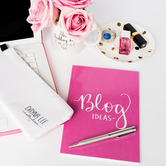 Gift Guide for Bloggers| Blog Ideas Notebook 